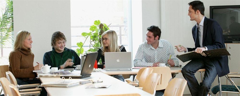 Hotel Conti Duisburg - Partner Of Sorat Hotels Bagian luar foto