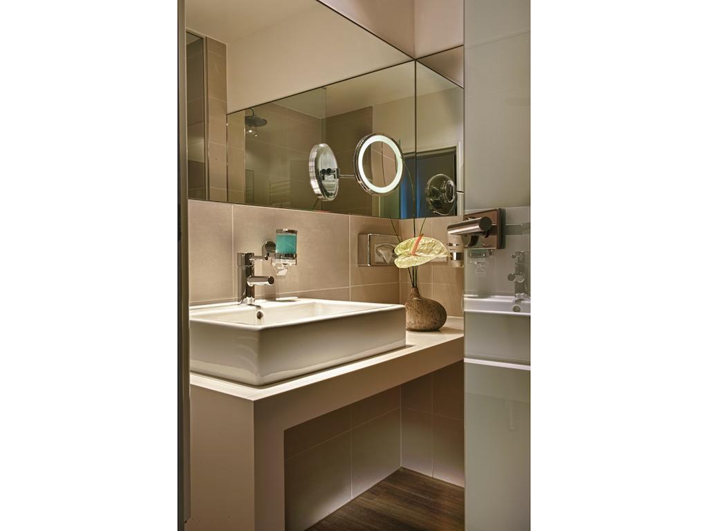 Hotel Conti Duisburg - Partner Of Sorat Hotels Bagian luar foto