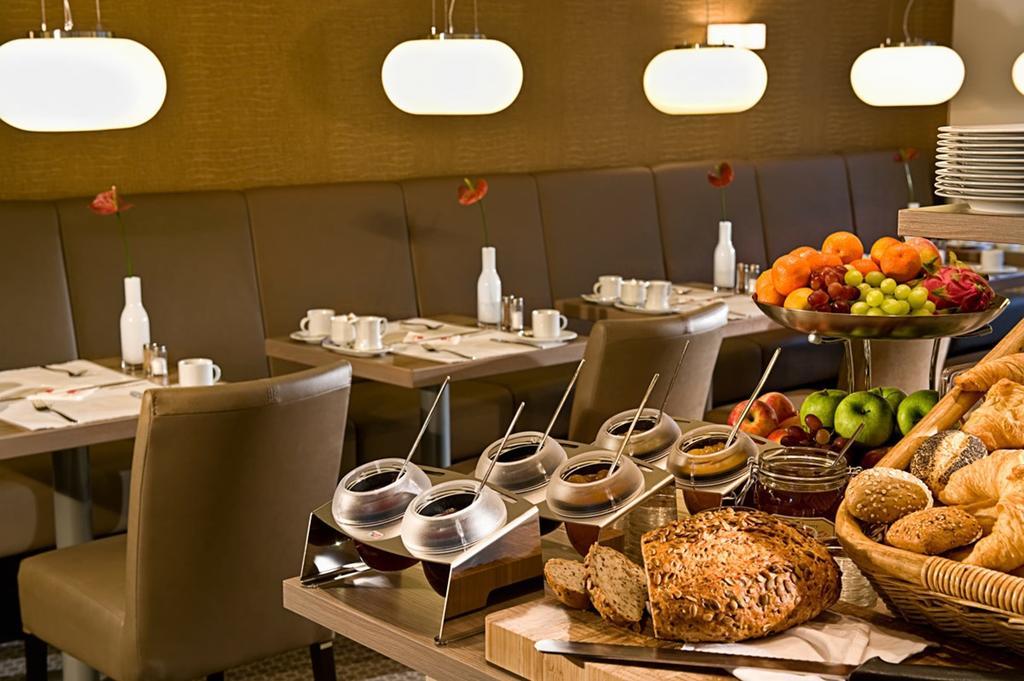 Hotel Conti Duisburg - Partner Of Sorat Hotels Restoran foto