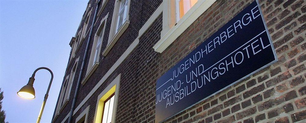 Hotel Conti Duisburg - Partner Of Sorat Hotels Bagian luar foto