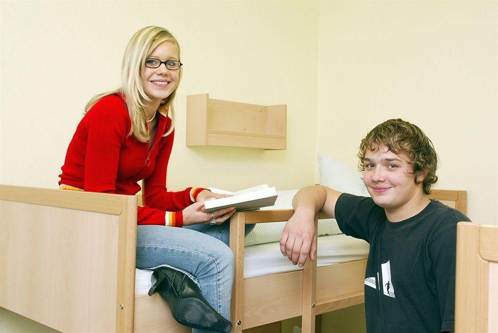 Hotel Conti Duisburg - Partner Of Sorat Hotels Bagian luar foto