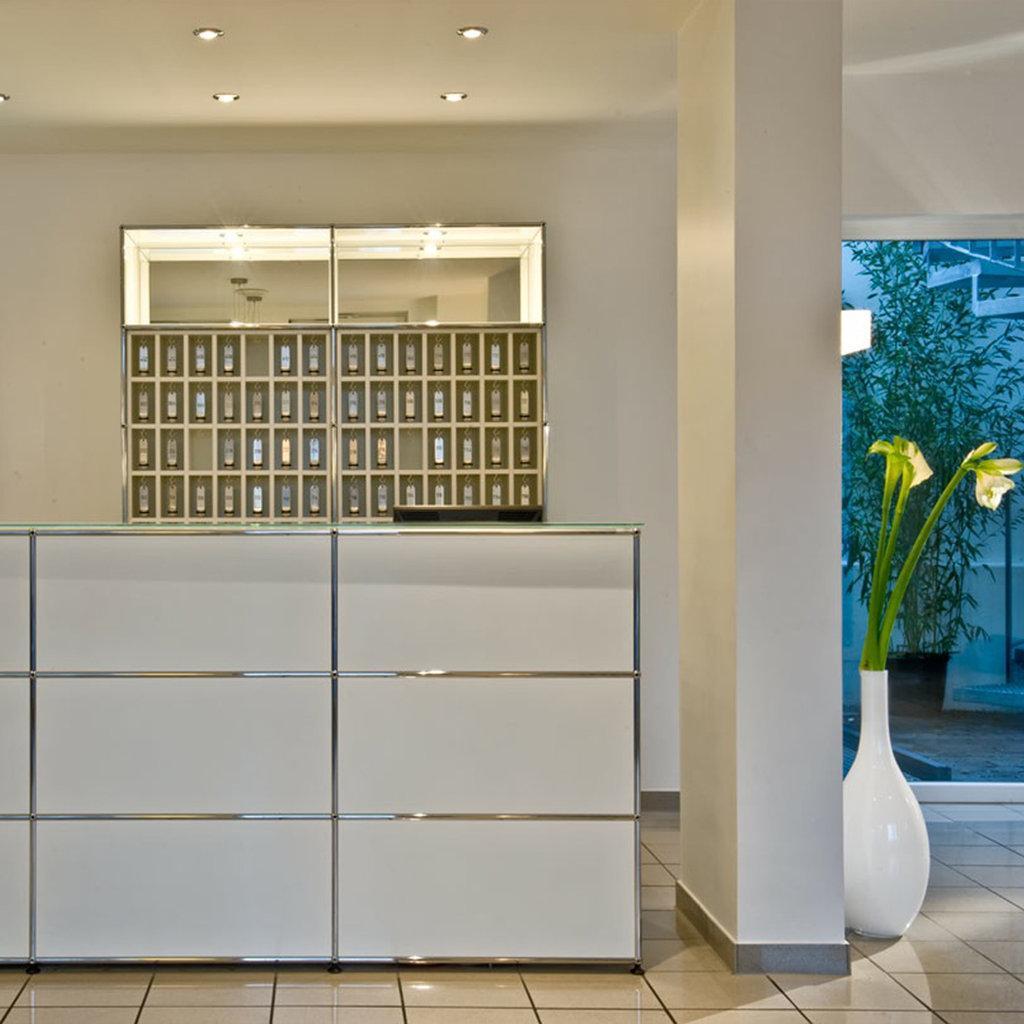 Hotel Conti Duisburg - Partner Of Sorat Hotels Bagian luar foto