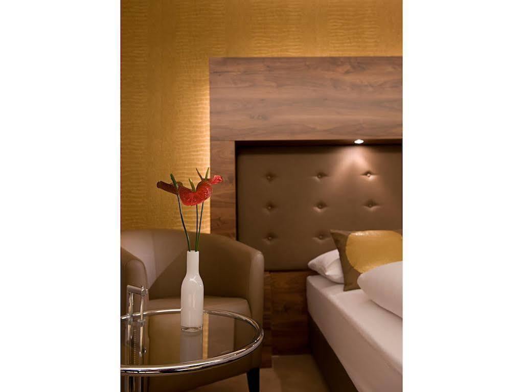 Hotel Conti Duisburg - Partner Of Sorat Hotels Bagian luar foto