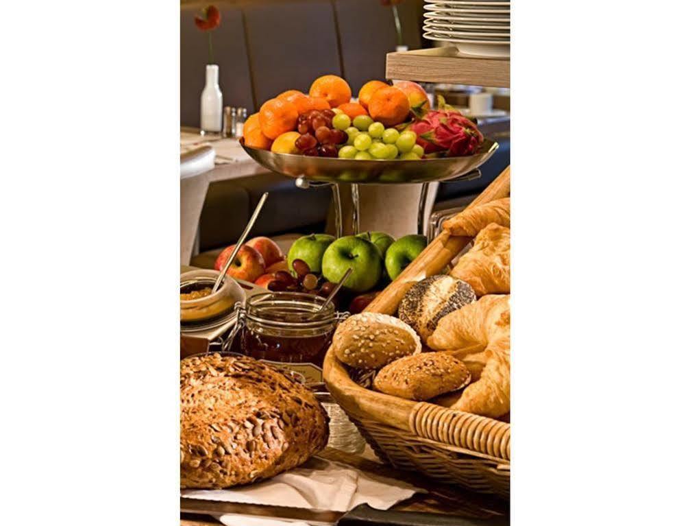 Hotel Conti Duisburg - Partner Of Sorat Hotels Bagian luar foto